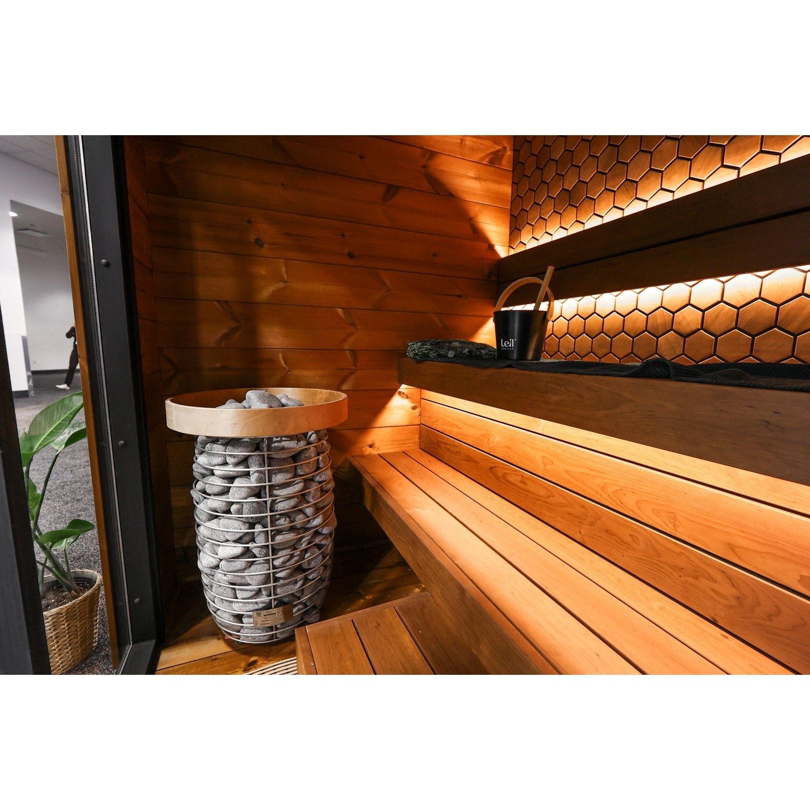 Leil Viva 210 3-Person Outdoor Sauna Kit - Image 5