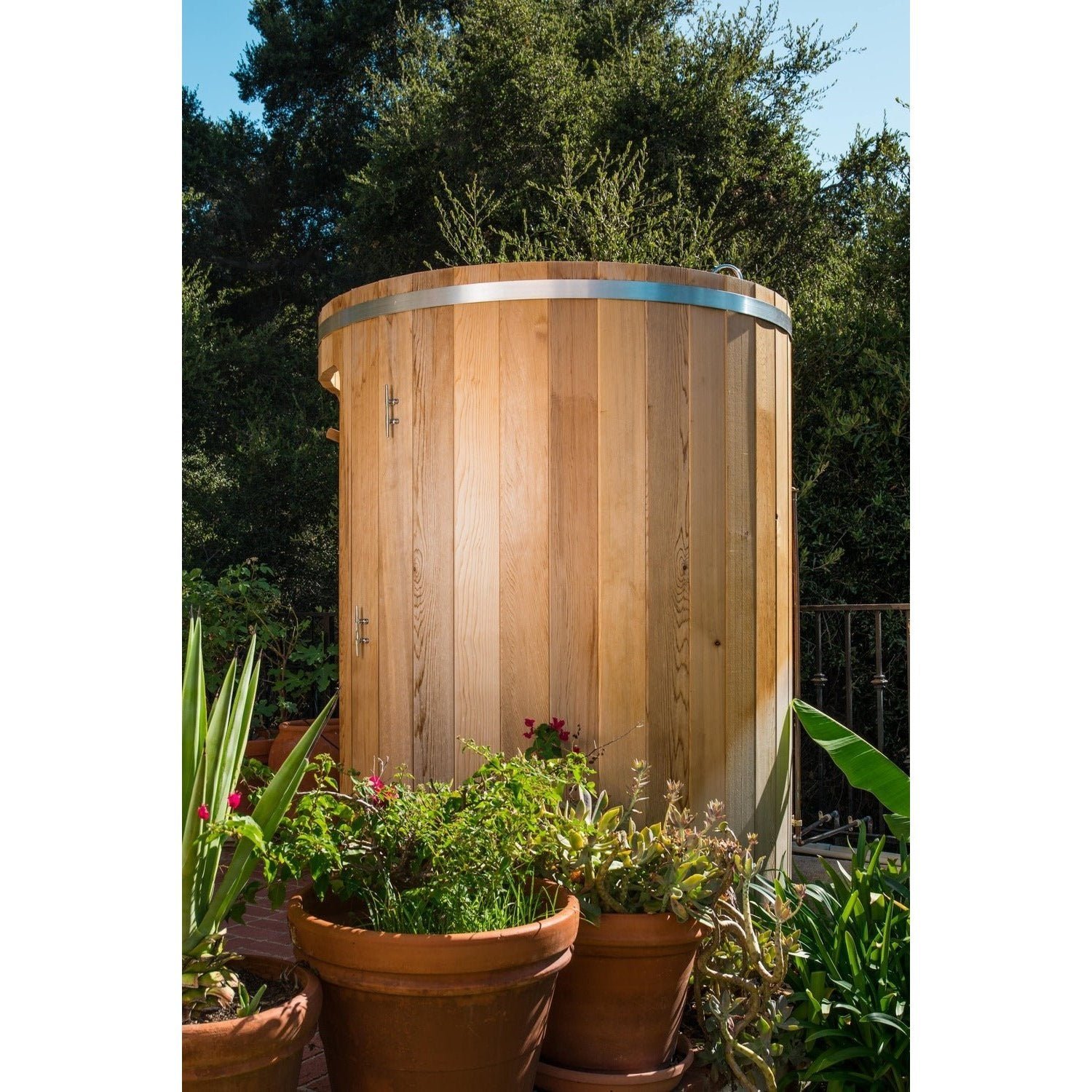 Dundalk Leisurecraft Rainbow Outdoor Shower (Knotty/Clear Red Cedar) - Image 3